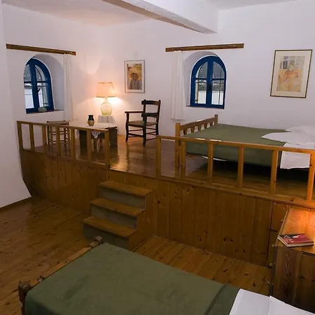 Karavostassi - The Stonehouse Apartment