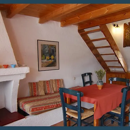 Karavostassi - The Stonehouse Apartment *
