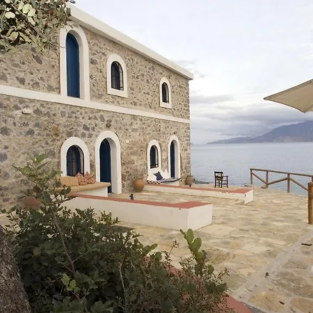Karavostassi - The Stonehouse Apartment